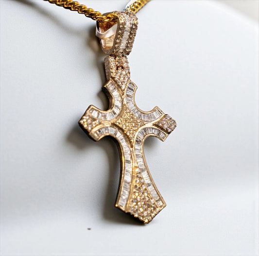 Cross Pendant 10K Yellow Gold With Diamond / 7.4gr