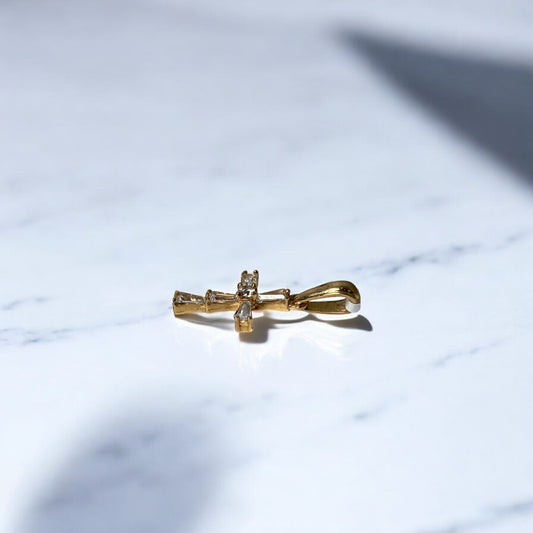 18K Yellow Gold Cross Pendant With Zircons / 0.91gr / 0.8in