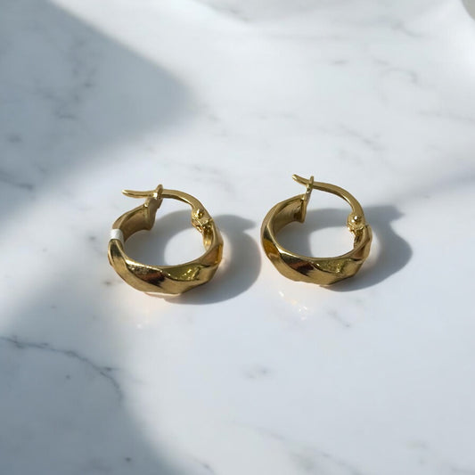 18K Yellow Gold Nia Hoop Earrings / 1.4gr / 0.5in