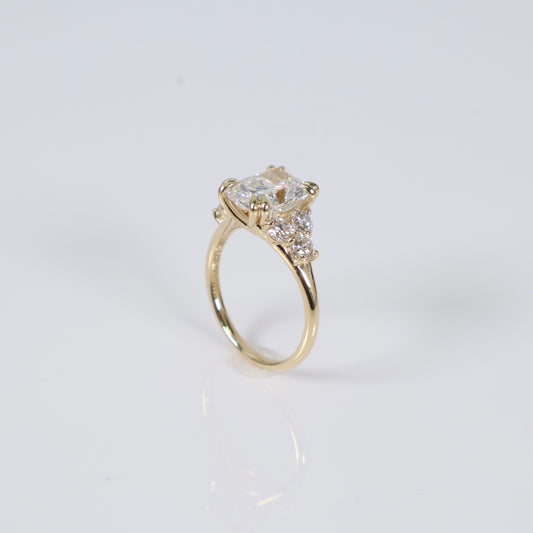 14K YG Lab Diamond Cushion Brilliant With Certificate Engagement Ring / 4.27gr / Sz 6.5 / 3.09Ct Lab Dia / E / VS1