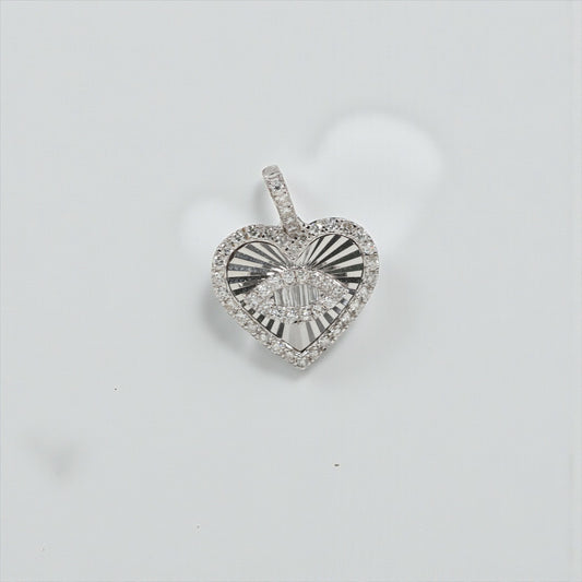 10K WG Diamond Heart-Eye Pendant / 2.21gr / 0.8in / D-0.6Ct