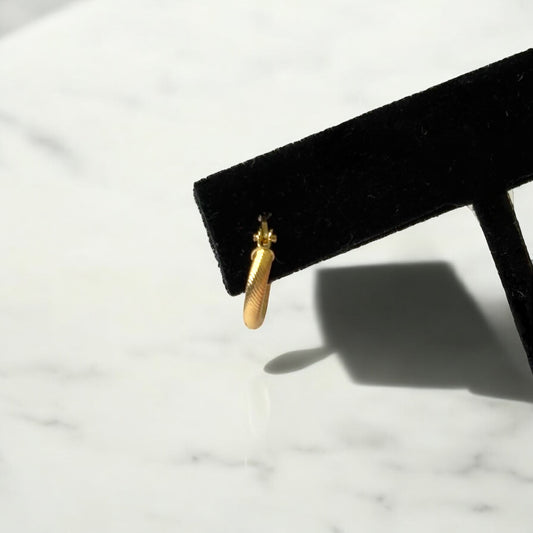 18K Yellow Gold Zion Hoop Earrings / 1.02gr / 0.5in