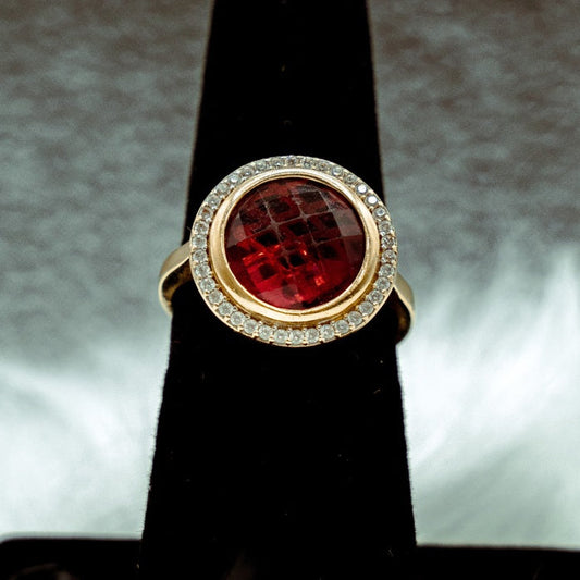 Ruby Ring 14K Yellow Gold With Diamonds / 4.5gr / Size 7