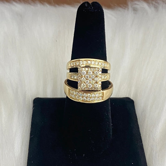 14K Yellow Gold Diamond Luxury Square Trio Engagement Ring 1.25Ct Dia / 7.6gr / Size 7W/10M