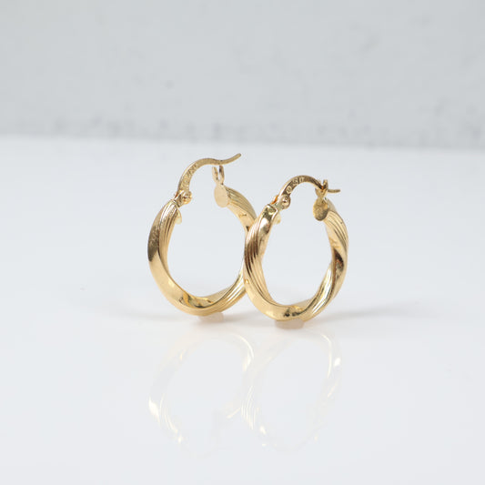 18K Yellow Gold Luxury Hoop Earrings / 2.1gr