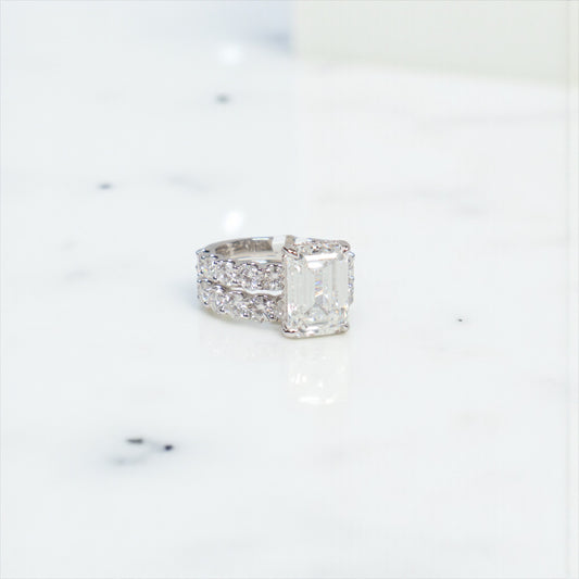 14K WG Lab Diamond Emeral Cut Duo Engagement Ring / 8.85gr / Sz 6 1/4 / EM-6.09Ct / Lab D-3.59Ct