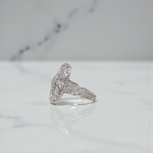 14K WG Diamond Luxury Rings / 6.8gr / Sz 7 / D-0.18Ct