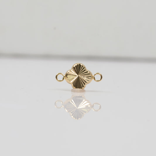 18K YG Diamond Cut Clover Ironwork / 0.37gr / 0.3in /