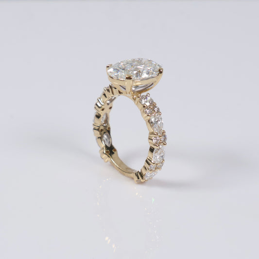 14K YG Lab Diamond Oval Cut Brilliant With Certificate Engagement Ring / 5.04gr / Sz 7 / 5.88 CTTW Lab VS / E-F