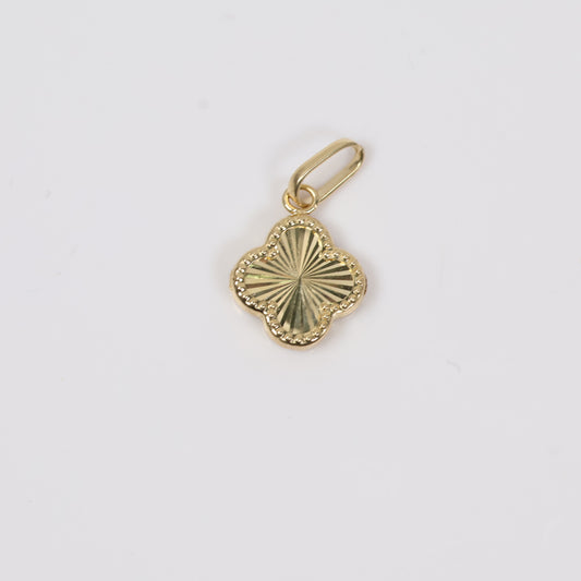 18K YG Clover Pendant / 1.1gr / 0.6in /