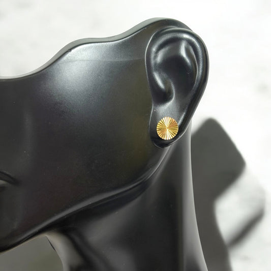 18K Yellow Gold Flat Circle Diamond Cut Stud Earrings / 0.62gr / 7mm