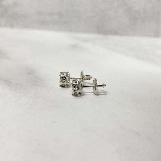 10K White Gold Diamond Round Fashion Stud Earrings 0.19Ct Dia / 1.16gr / 6mm