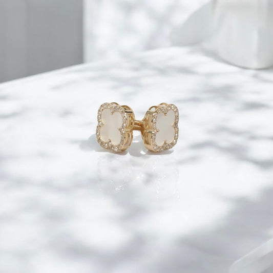 14K YG White Clover Stud Earrings / 1.73gr / 10mm / 0.47Ct Dia