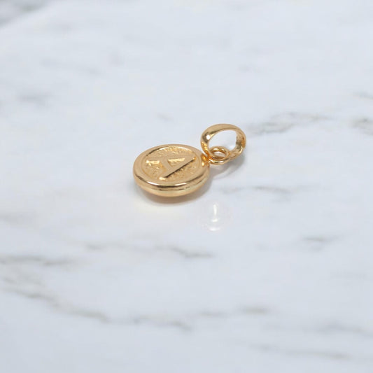 18K Yellow Gold Letter A Circle Pendant / 0.36gr