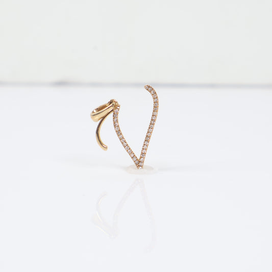 10K YG Diamond Little Letter V Italics Pendant / 1.3gr / 0.8IN / D-0.15Ct