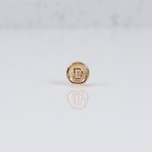 18K YG Letter D Textured Circle Ironwork / 0.2gr / 7mm /