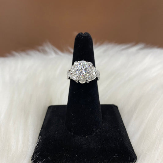 14K White Gold Diamond Flower Wedding Ring Ct Dia Moissanite / 8.5gr / Size 6