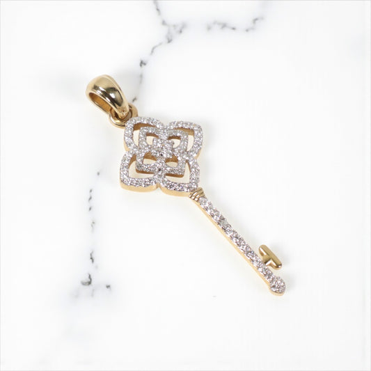 14K YG Diamond Key-Flower Pendant / 4.16gr / 1.7in / Wt Dia