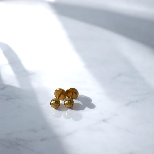 18K Yellow Gold Fashion Stud Earrings / 0.54gr / 4mm