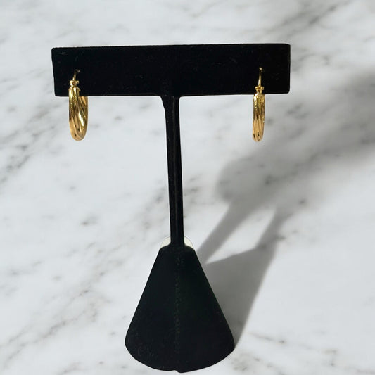 18K Yellow Gold Fashion Hoop Earrings / 1.35gr