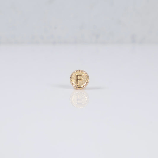 18K YG Letter F Mate Bordered Circle Ironwork / 0.37gr / 8mm /
