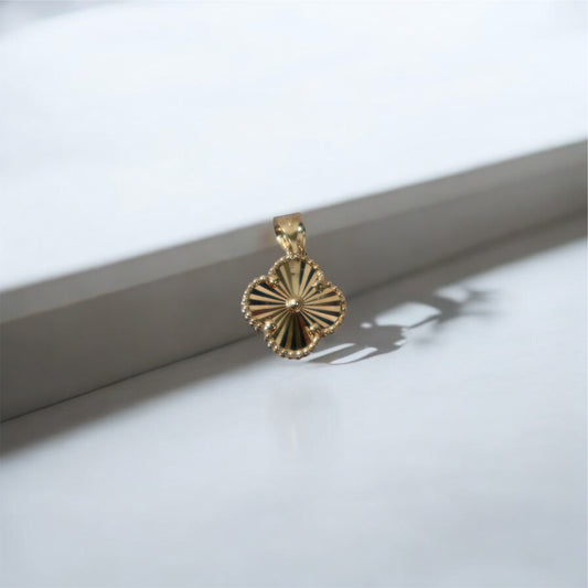 14K YG Diamond Cut Clover Pendant / 1.82gr / 11mm