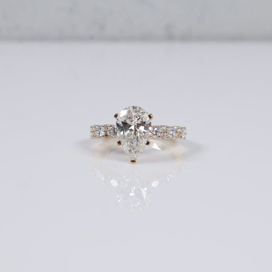 14K YG Lab Diamond Pear Cut Brilliant With Certificate Engagement Ring / 3.76gr / Sz 7 / 3.64 CTTW Lab VS / E-F