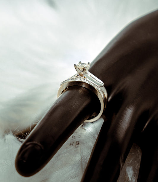 Set Diamonds Engagement Ring 14K White Gold / 6.5gr / Size 7