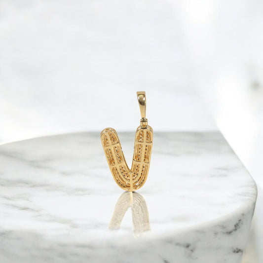 10K YG Diamond Letter V Pendant / 2.2gr / 1.1in / 0.46Wt Dia