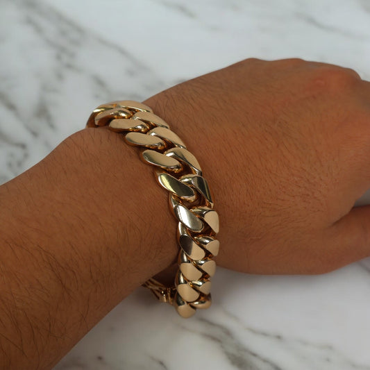 10K YG CL Cuban Links Bracelet / 175.1gr / 17.3mm / 8.5in / Diamond In The Lock