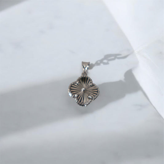 14K WG Diamond Cut Clover Pendant / 1.68gr / 11mm