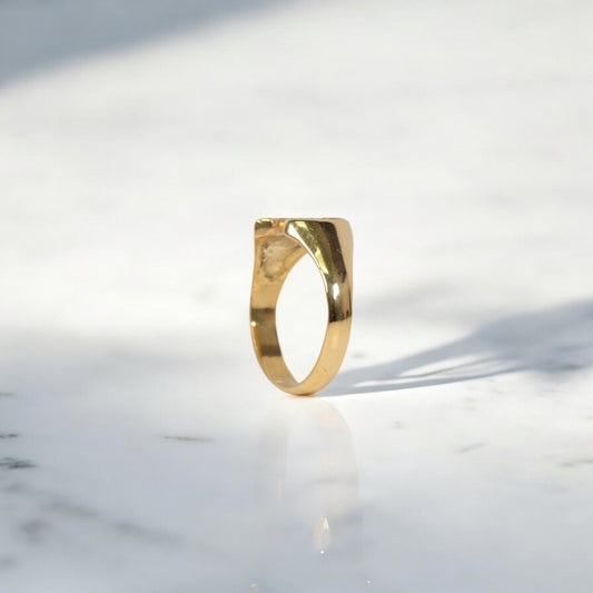 18K YG Horseshoe Rings / 4.5gr / Sz 8 / Emerald