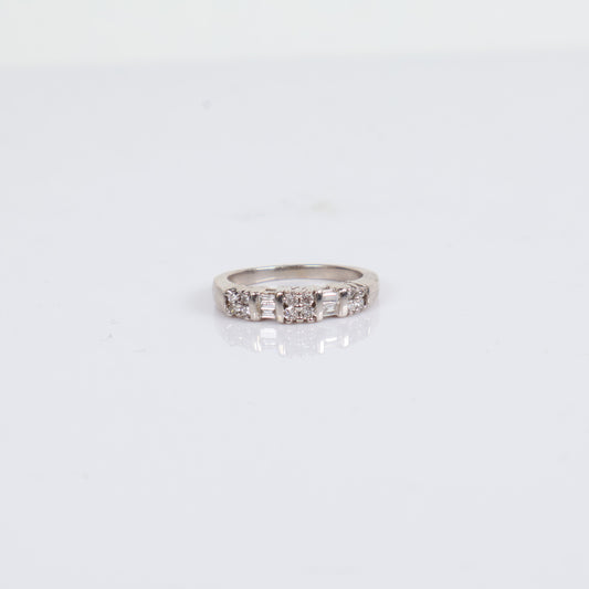 Women Engagement Ring 14K White Gold With Diamonds / 3.4gr / Size 4.5