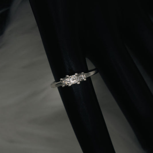 Princess Diamonds Engagement Ring Platinum White / 3.5gr / Size 6.5 / Ct Die