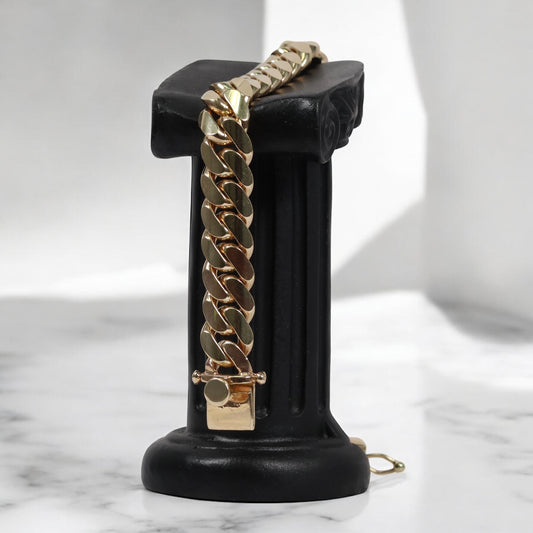 10K YG Cuban Links Bracelet / 74.90gr / 11.2mm / 8 1/4in /