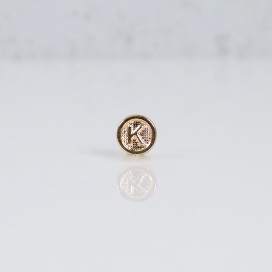 18K YG Letter K Textured Circle Ironwork / 0.2gr / 7mm /