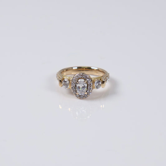 10K YG Fashion Oval Cut Rings / 4.7gr / Sz 6 / White Zircons