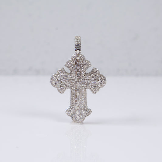 18K WG Diamond Cross Pendant / 10.2 gr / 1.66Ct