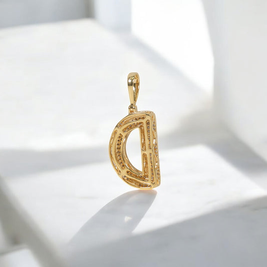 10K YG Diamond Letter D Pendant / 2.2gr / 1.1in / 0.44Wt Dia