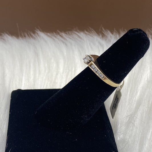14K Yellow Gold Diamond Fasion Engagement Ring 0.25Ct / 2.2gr / Size 4.5