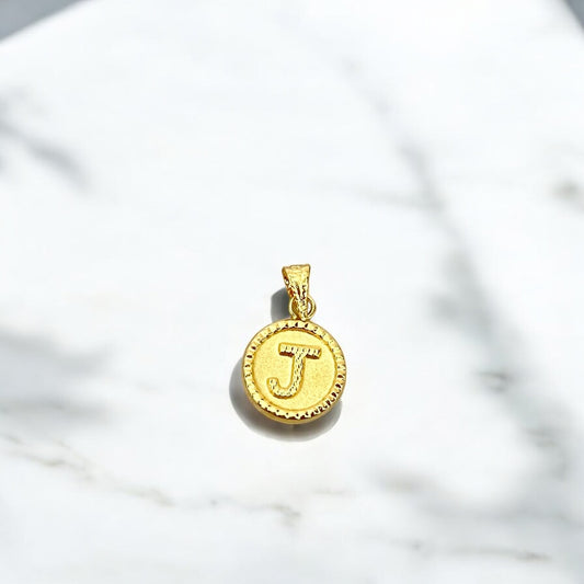 18K Yellow Gold Letter J Mate Pendant Bordered Circle / 0.58gr / 0.3in