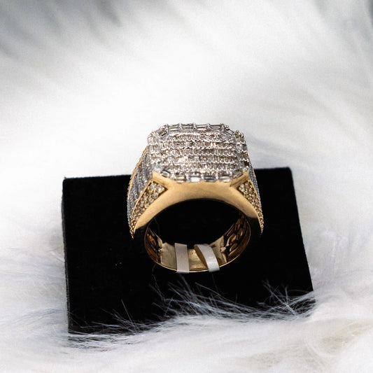 Square Ring 10K Yellow Gold With Diamond Baguette 2,70ct / 12.9gr / Size 8