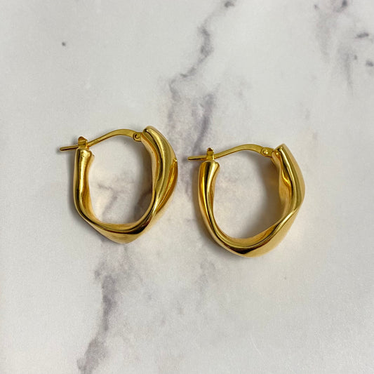 14K Yellow Gold Vintage Hoop Earrings / 2.6gr / 0.7in