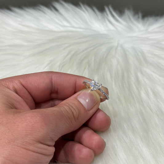 14K White Gold Diamond Heart Engagement Ring 0.63Ct Dia / 2.3gr / Size 7