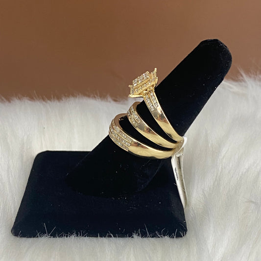 14K Yellow Gold Diamond Luxury Square Trio Engagement Ring 1.48Ct Dia / 7gr / Size 7W/10M