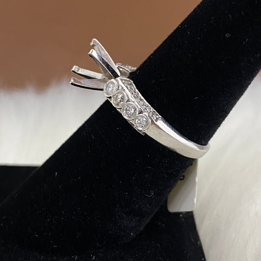 14K White Gold Diamond Luxury Wedding Setting No Stone Engagement Ring Ct Dia / 3.9gr / Size 7