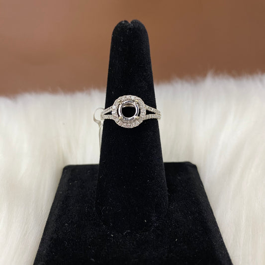 10K White Gold Diamond Luxury Wedding Setting No Stone Engagement Ring Ct Dia / 2.4gr / Size 6