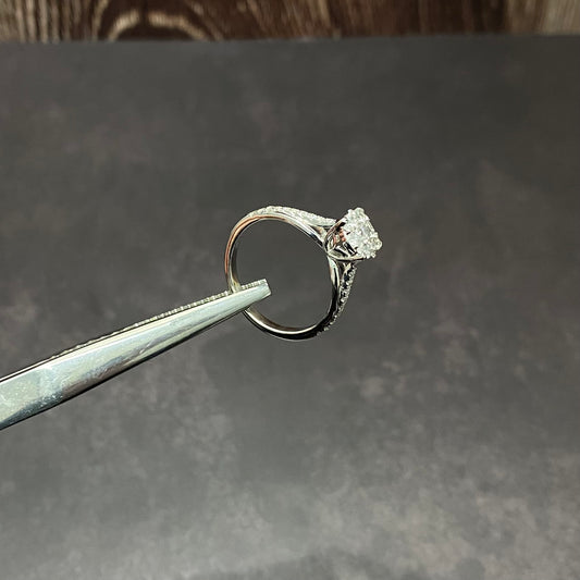 14K White Gold Diamond Luxury Engagement Ring 0.62Ct Dia / 3.44gr / Size 6 3/4