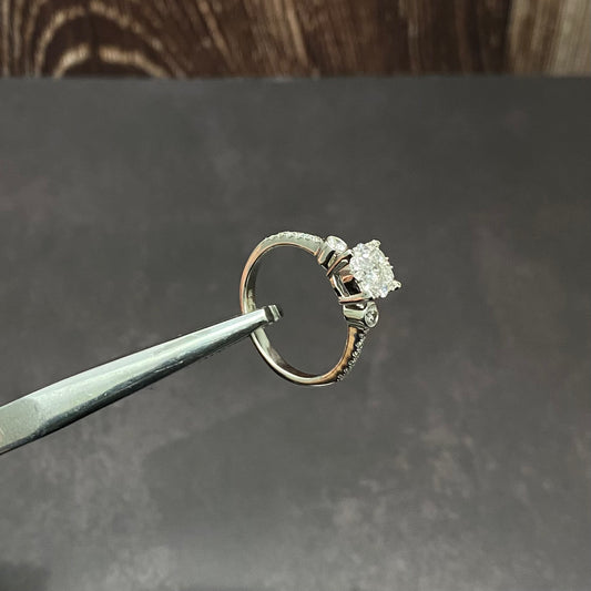 14K White Gold Diamond Luxury Engagement Ring 0.67Ct Dia / 3.56gr / Size 6.5