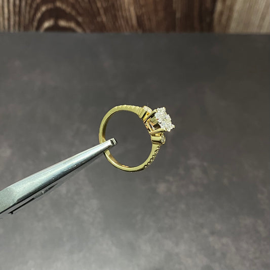 14K Yellow Gold Diamond Luxury Engagement Ring 0.65Ct Dia / 3.48gr / Size 6 3/4